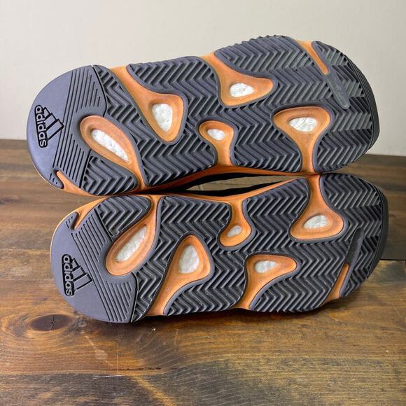 adidas Yeezy Boost 700 Enflame Amber Men's size US 10 Beige Brown AUTHENTIC - Picture 7 of 16